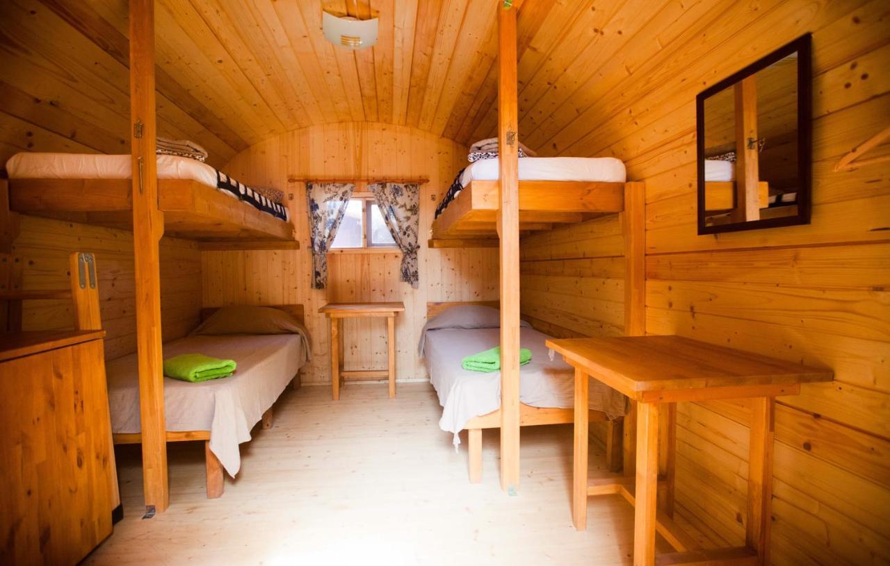 אל מדאנו Eco-Wooden Houses Camping Montana Roja מראה חיצוני תמונה