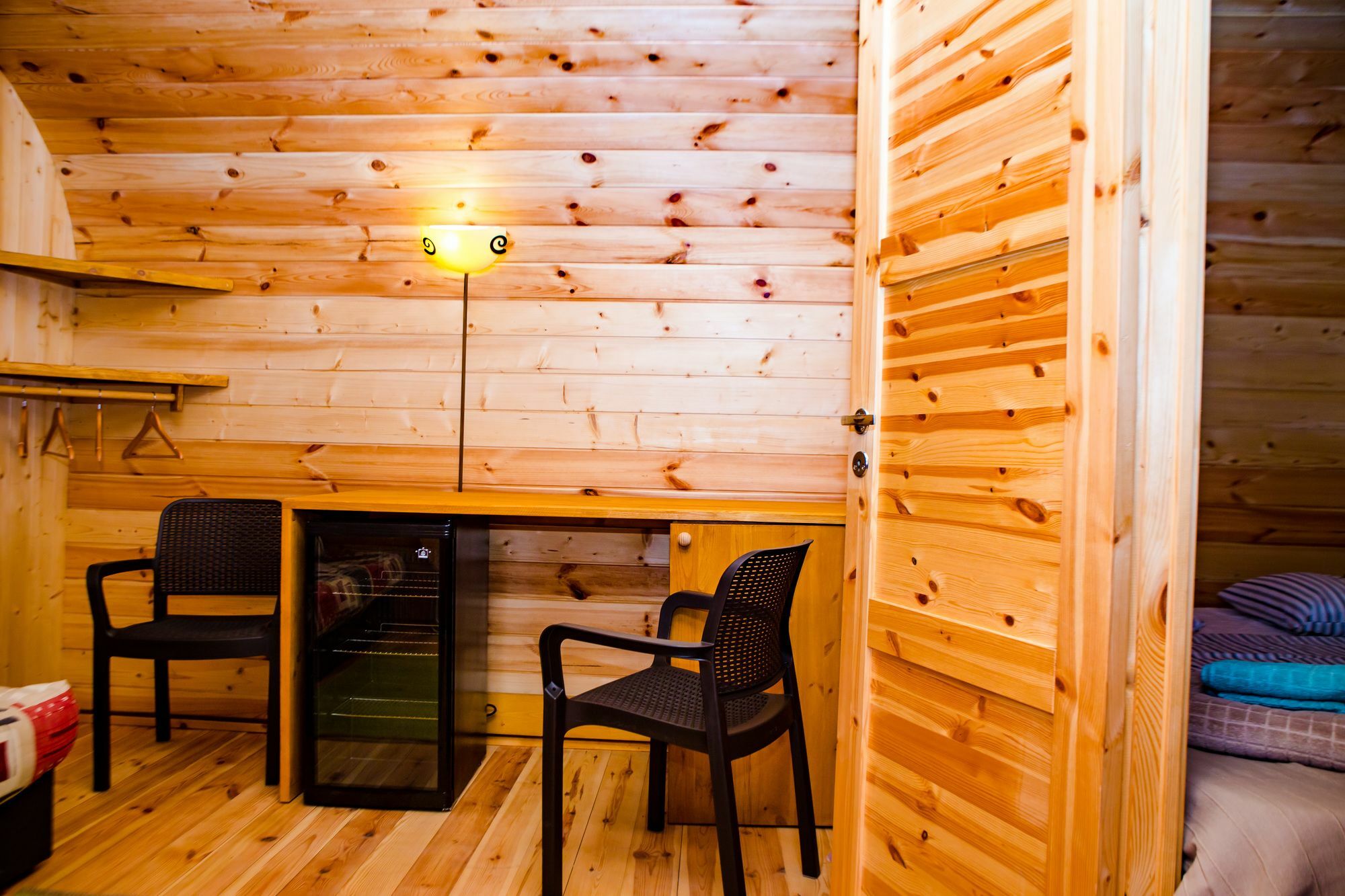 אל מדאנו Eco-Wooden Houses Camping Montana Roja מראה חיצוני תמונה