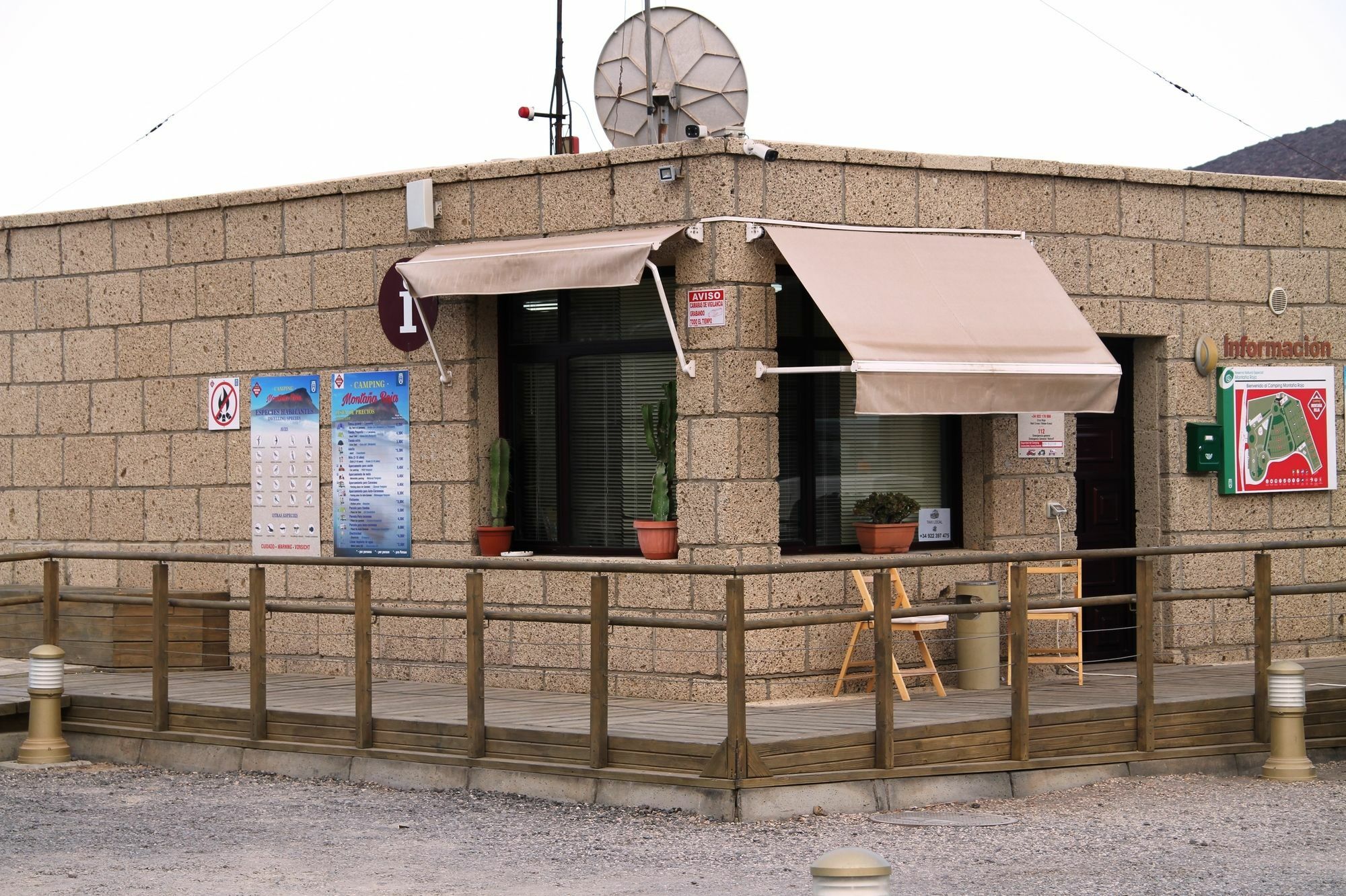 אל מדאנו Eco-Wooden Houses Camping Montana Roja מראה חיצוני תמונה
